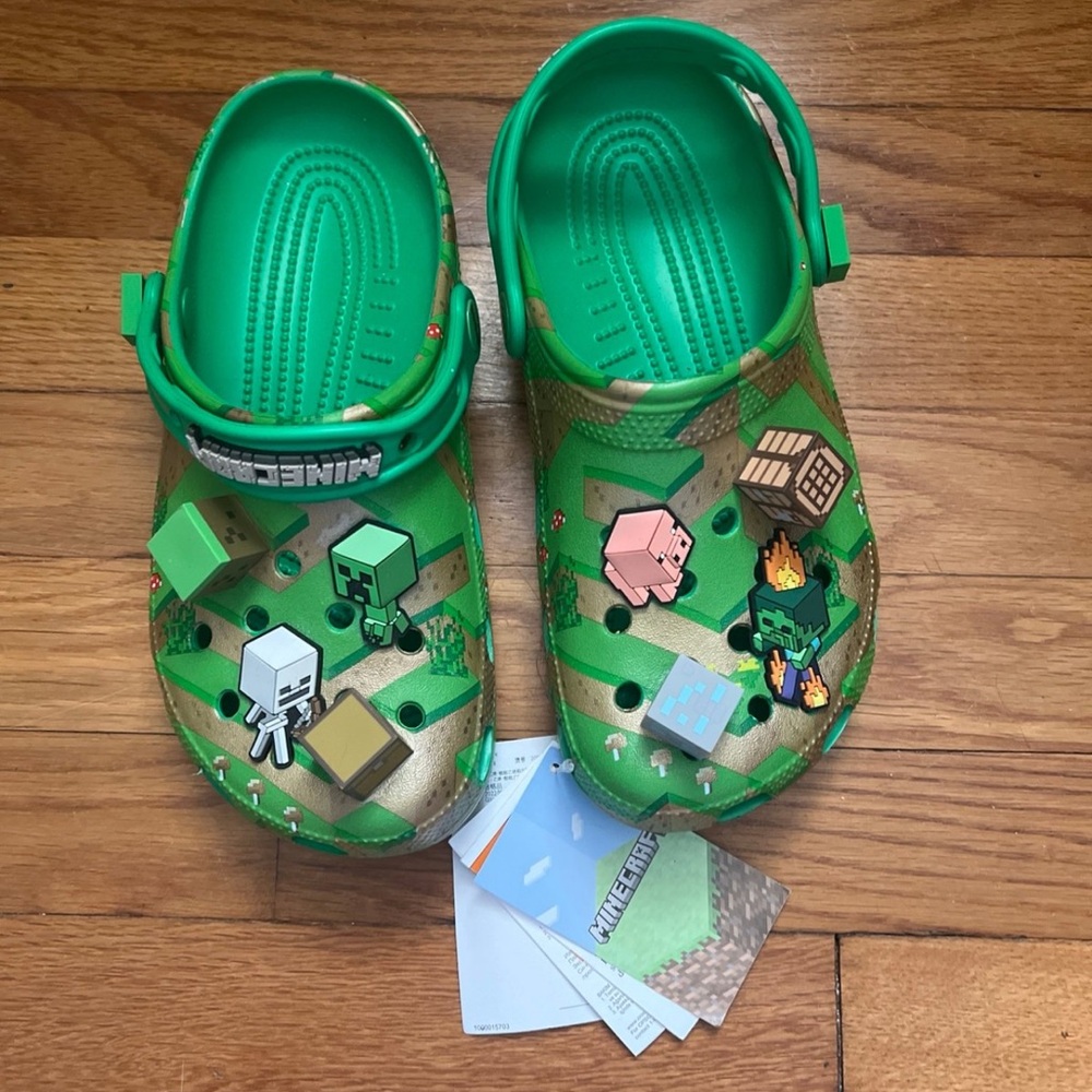 NWT crocs